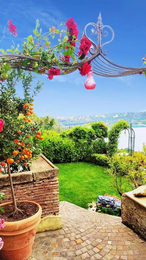 Giardino Sul Lago Castel Gandolfo