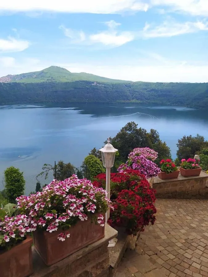 Giardino Sul Lago Castel Gandolfo